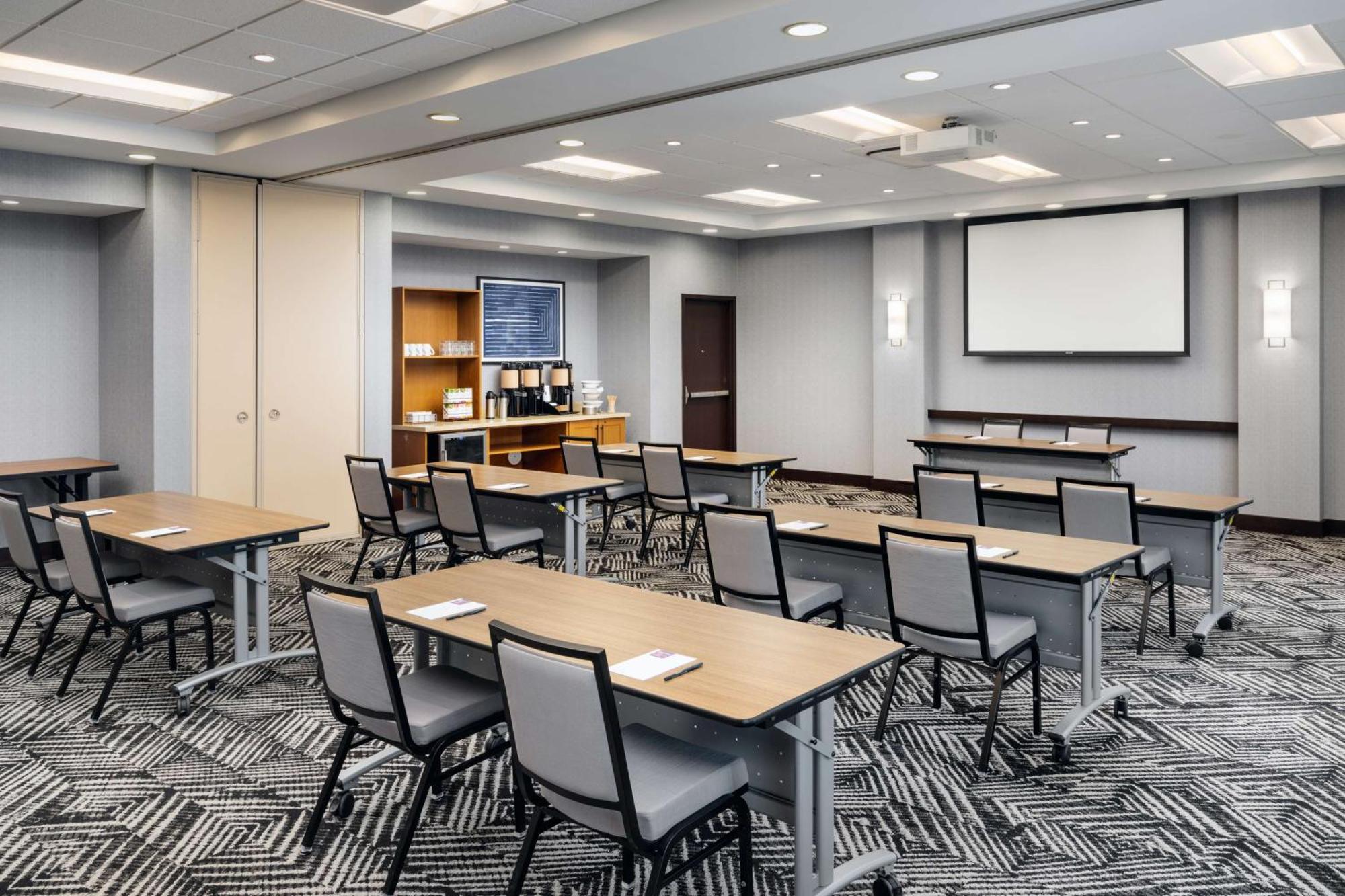 Hyatt Place Canton Lake Cable Eksteriør bilde
